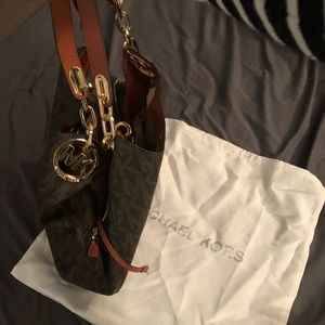 New Michael Kors Purse